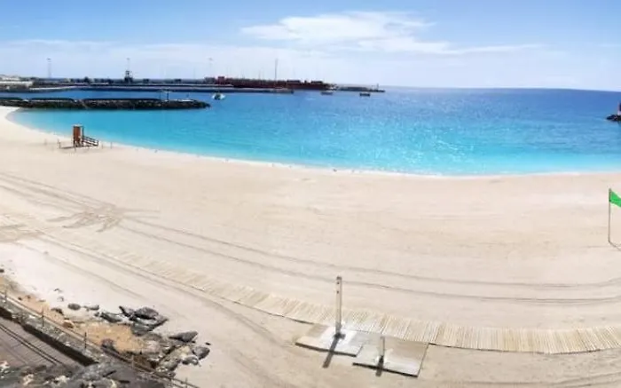 2V Luxury Apartment Near Beach