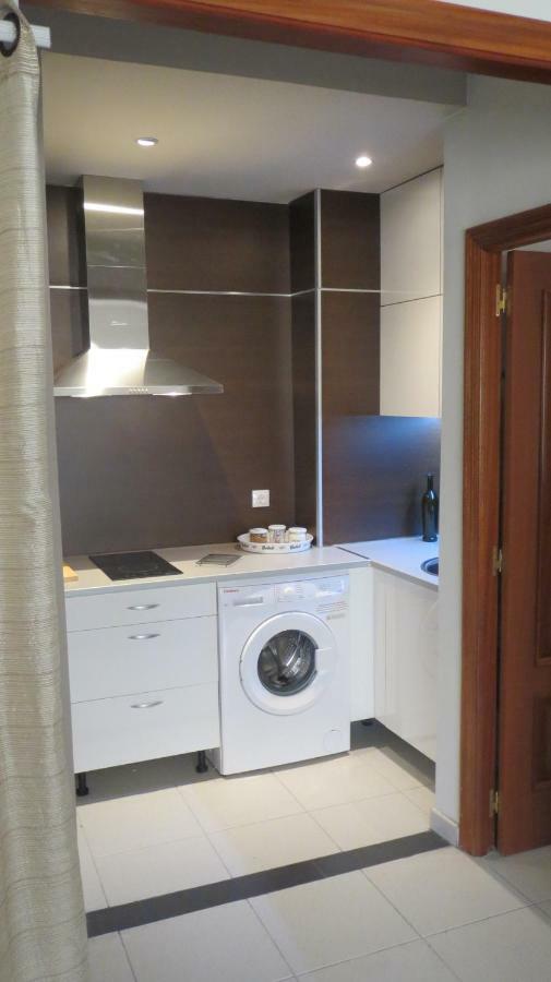 2v Luxury Near Apartment